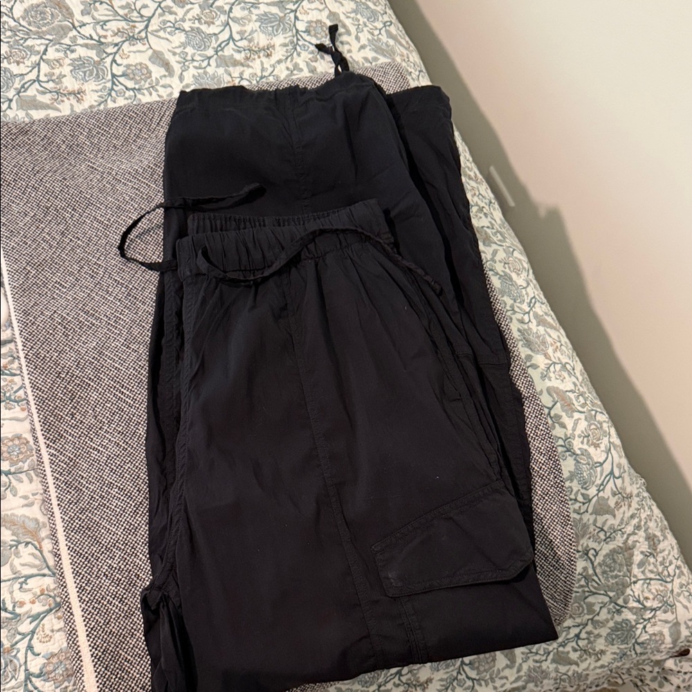 Lululemon lightweight adjustable MR cargo pants size Medium worn once